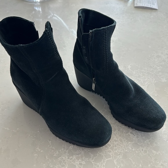 La Canadienne Gavyn boots in black size 6.5 - Picture 2 of 8